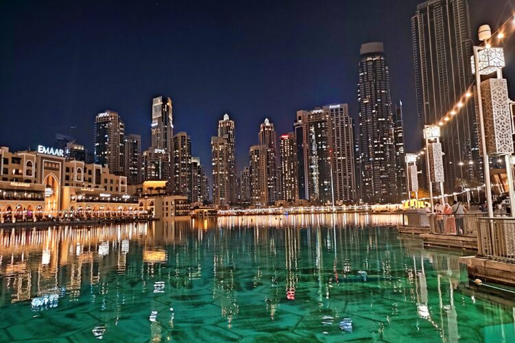 Copertina Abu Dhabi e Dubai